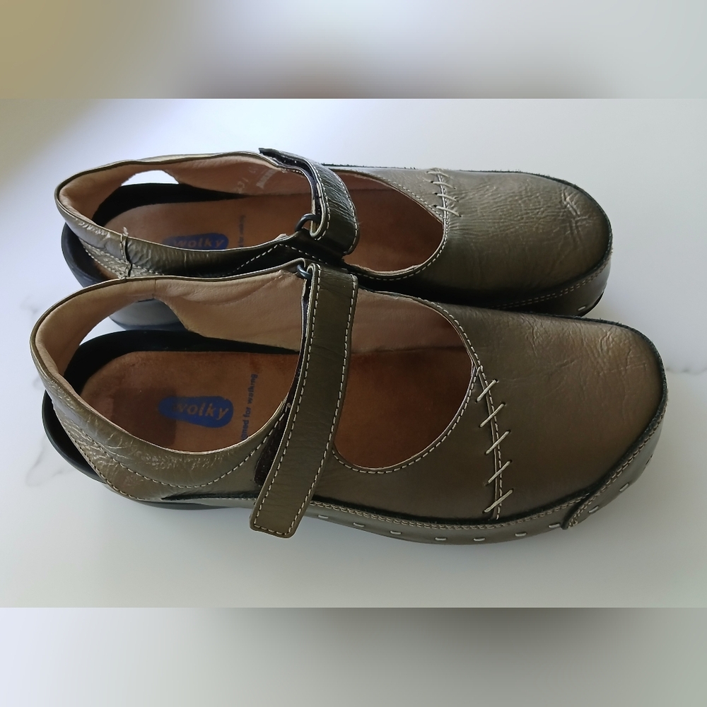 Wolky Strap Cloggy Mary Jane Walking Shoes – Metallic Bronze Leather – Size 9
